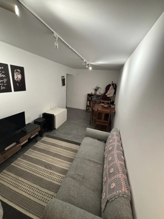 Apartamento ID.13003 - Traspaso Alquiler Apartamento 2 Dormitorios Opción Cochera En Ciudad Vieja