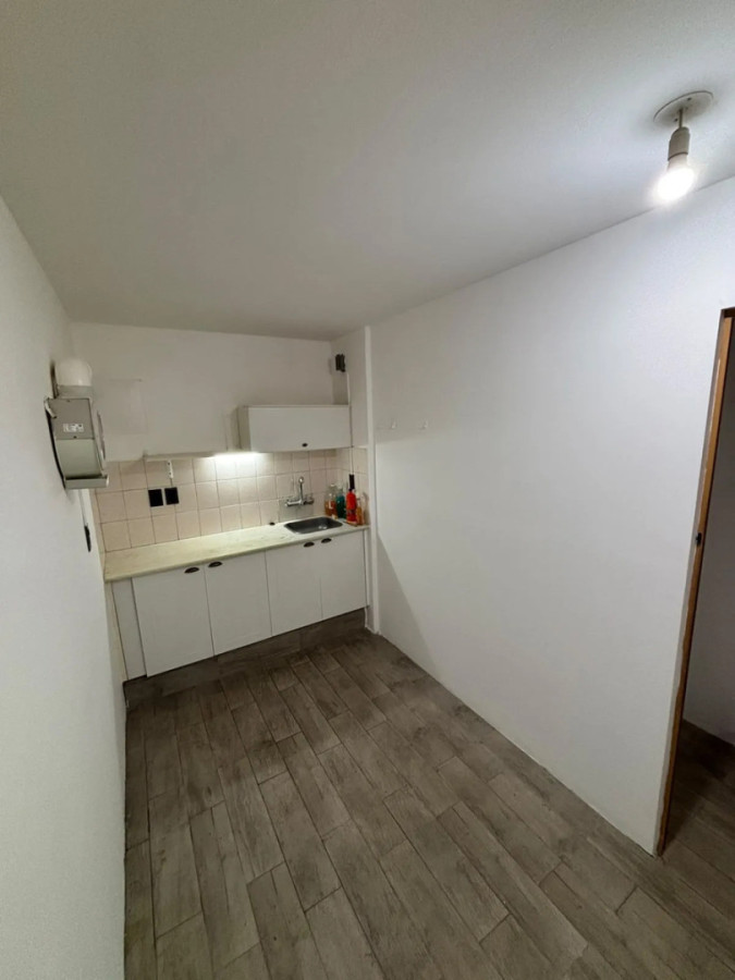 Apartamento ID.13005 - Venta De Monoambiente Con Divisiones Sobre Avenida 18 De Julio En Cordón