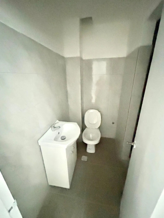 Apartamento ID.13099 - Alquiler Apartamento Reciclado De 3 Dormitorios 3 Baños En Centro