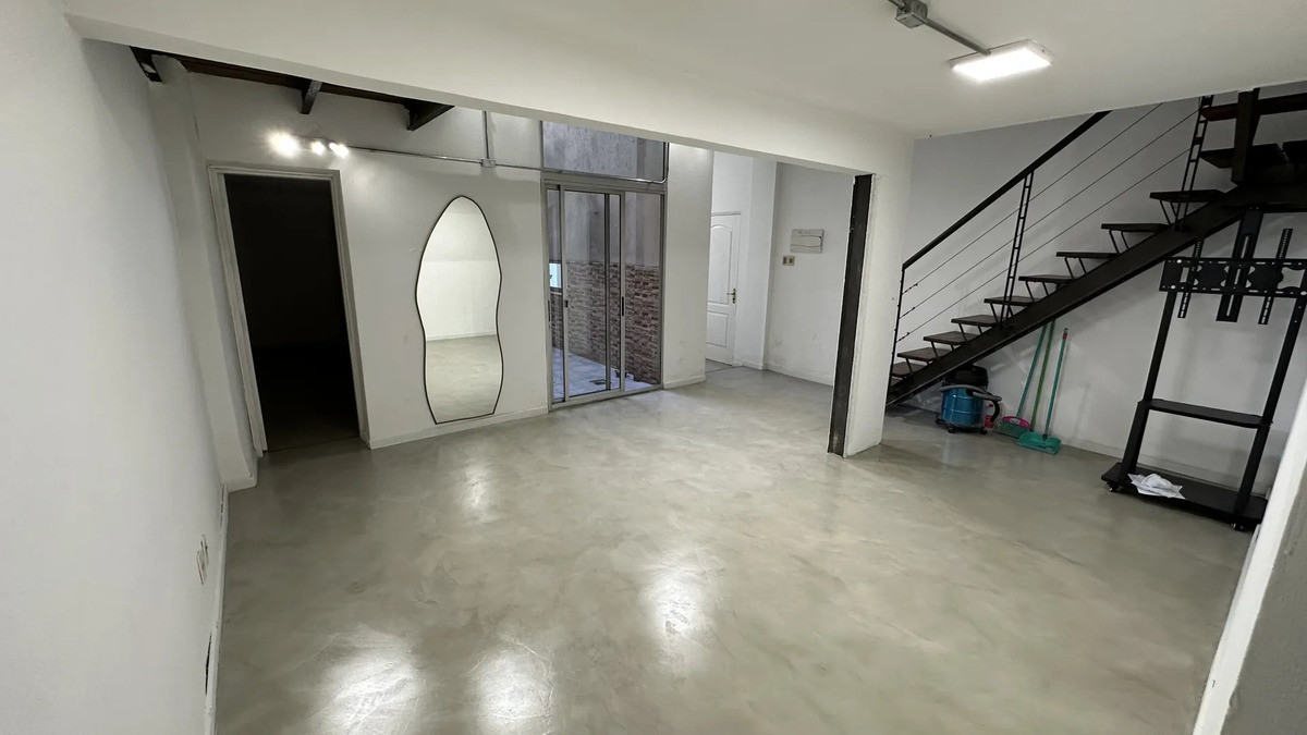 Apartamento ID.13100 - Alquiler Apartamento De 2 Dormitorios Amplio Excelente Estado En Ciudad Vieja