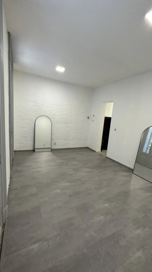 Apartamento ID.13100 - Alquiler Apartamento De 2 Dormitorios Amplio Excelente Estado En Ciudad Vieja