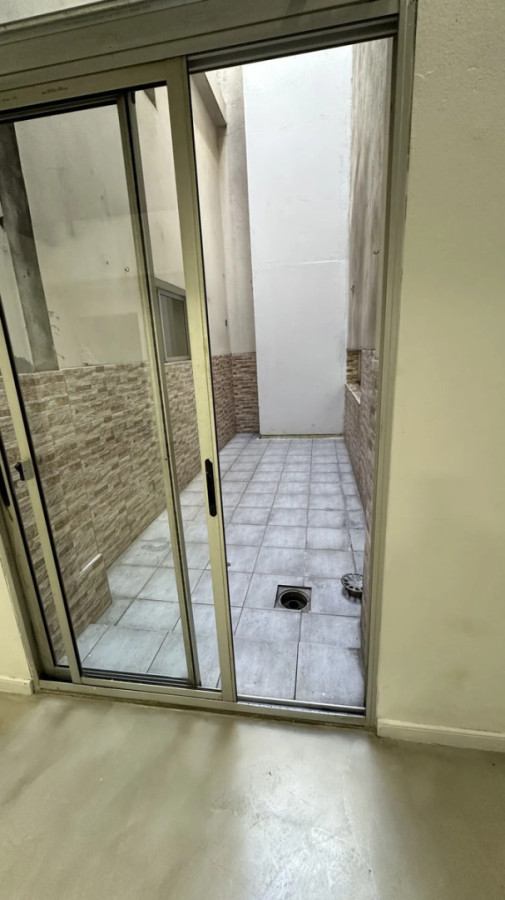 Apartamento ID.13100 - Alquiler Apartamento De 2 Dormitorios Amplio Excelente Estado En Ciudad Vieja