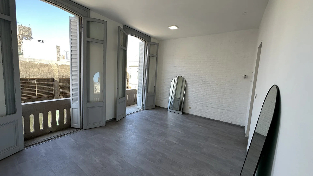 Apartamento ID.13100 - Alquiler Apartamento De 2 Dormitorios Amplio Excelente Estado En Ciudad Vieja