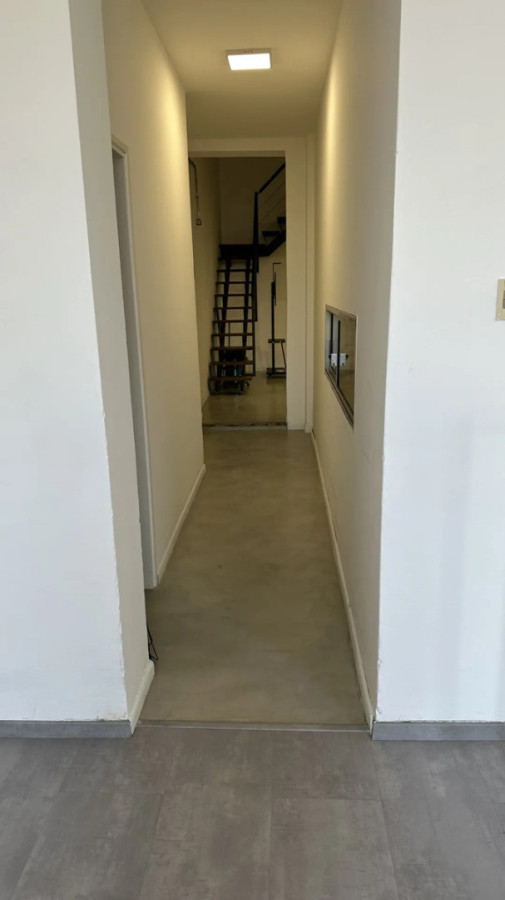 Apartamento ID.13100 - Alquiler Apartamento De 2 Dormitorios Amplio Excelente Estado En Ciudad Vieja