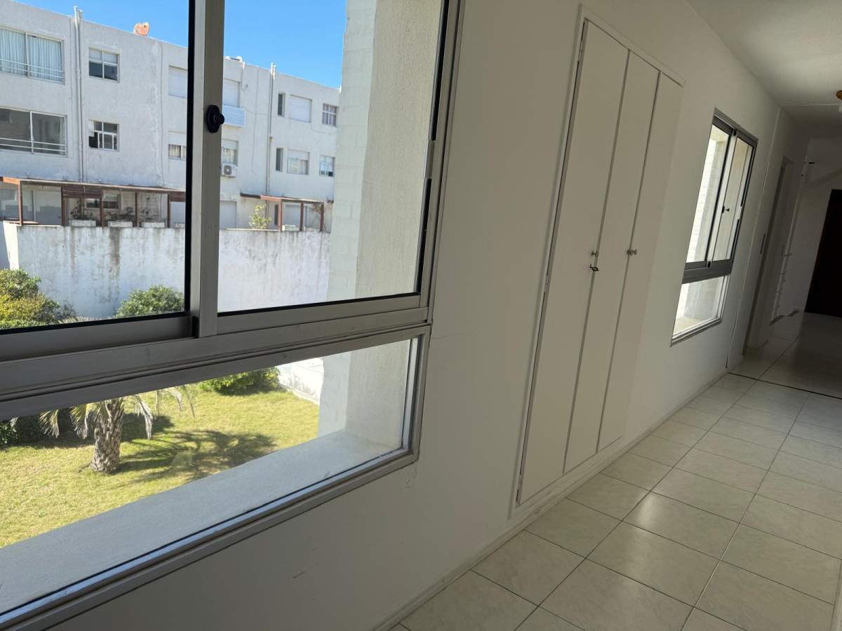 Apartamento ID.13158 - Venta O Alquiler Por Quincena Apartamento Amoblado 2 Dormitorios Garaje En Punta Del Este