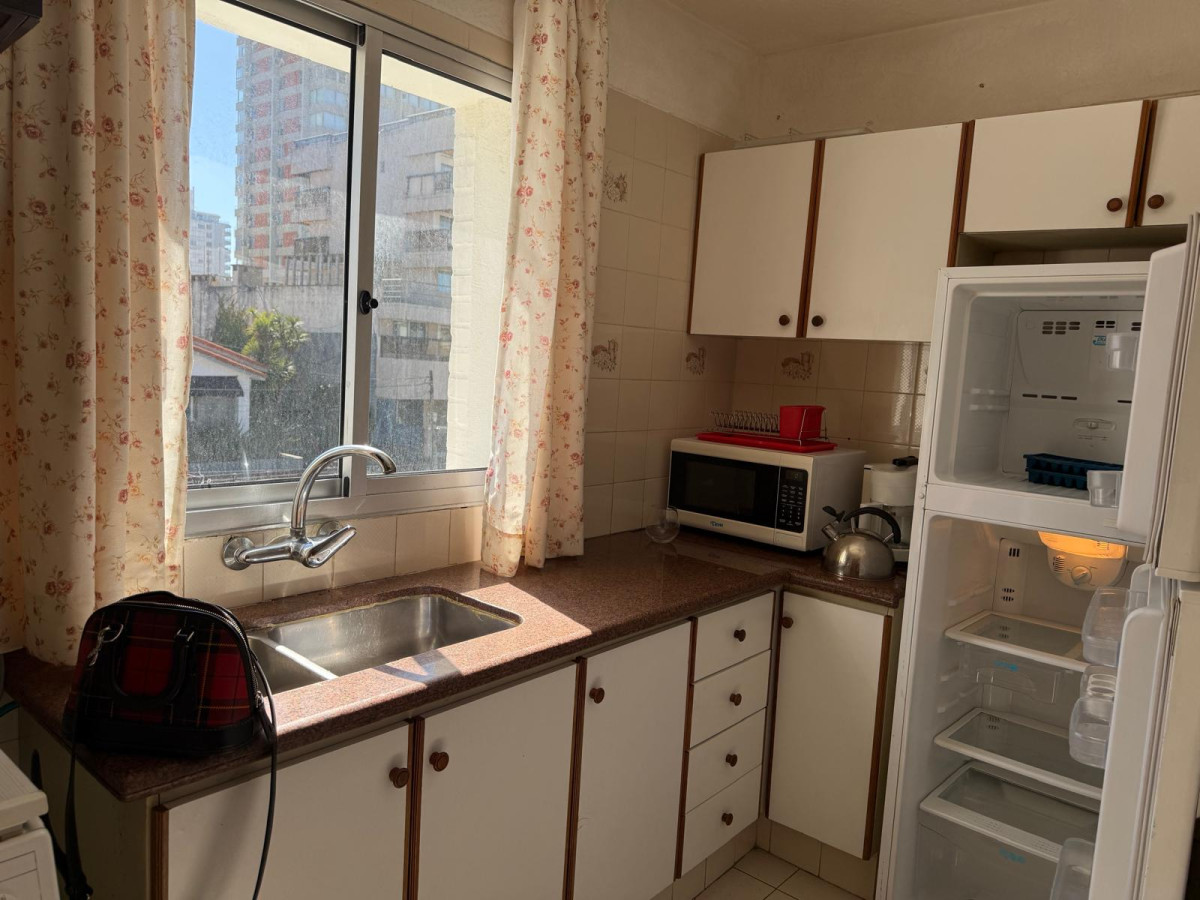 Apartamento ID.13158 - Venta O Alquiler Por Quincena Apartamento Amoblado 2 Dormitorios Garaje En Punta Del Este