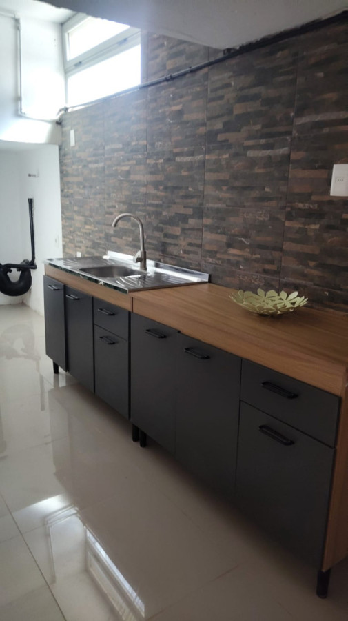 Apartamento ID.13165 - Alquiler Apartamento Remodelado A Nuevo Ubicado En Subsuelo 3 Dormitorios En La Comercial