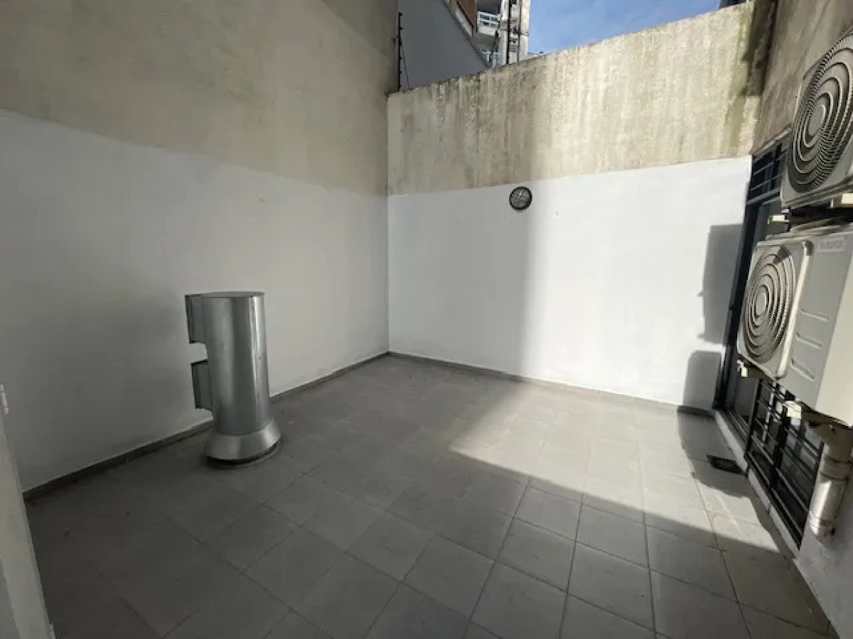 Apartamento ID.13170 - Alquiler Apartamento De 1 Dormitorio Patio Garaje En Punta Carretas