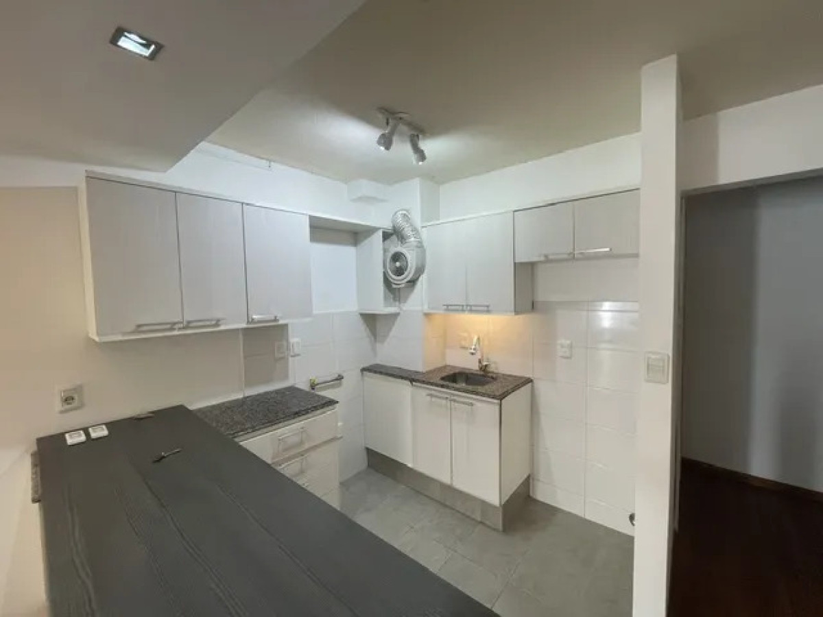 Apartamento ID.13170 - Alquiler Apartamento De 1 Dormitorio Patio Garaje En Punta Carretas