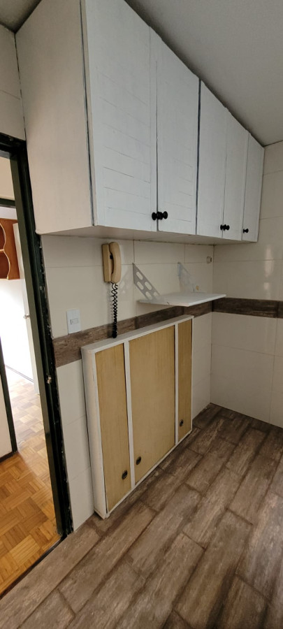 Apartamento ID.13235 - Venta Apartamento Con Renta De 2 Dormitorios Al Frente En Centro