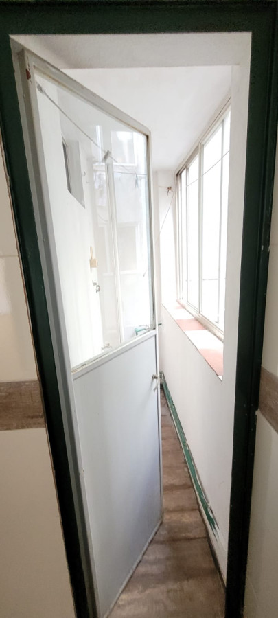 Apartamento ID.13235 - Venta Apartamento Con Renta De 2 Dormitorios Al Frente En Centro