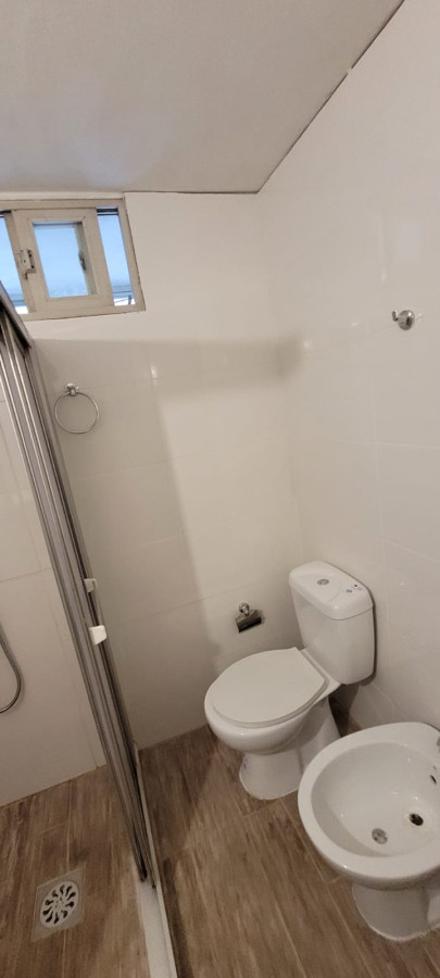 Apartamento ID.13235 - Venta Apartamento Con Renta De 2 Dormitorios Al Frente En Centro