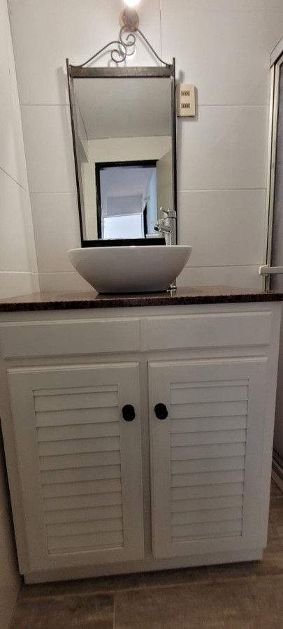 Apartamento ID.13235 - Venta Apartamento Con Renta De 2 Dormitorios Al Frente En Centro