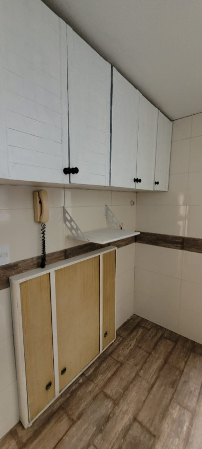 Apartamento ID.13235 - Venta Apartamento Con Renta De 2 Dormitorios Al Frente En Centro