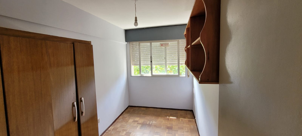 Apartamento ID.13235 - Venta Apartamento Con Renta De 2 Dormitorios Al Frente En Centro