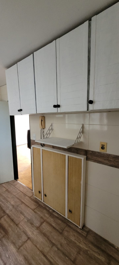 Apartamento ID.13235 - Venta Apartamento Con Renta De 2 Dormitorios Al Frente En Centro