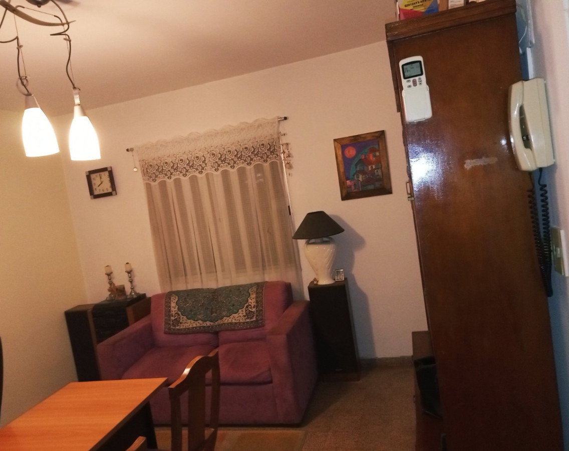 Apartamento ID.13236 - Venta Apartamento Con Renta Semiamoblado 1 Dormitorio Con Patio En Barrio Sur