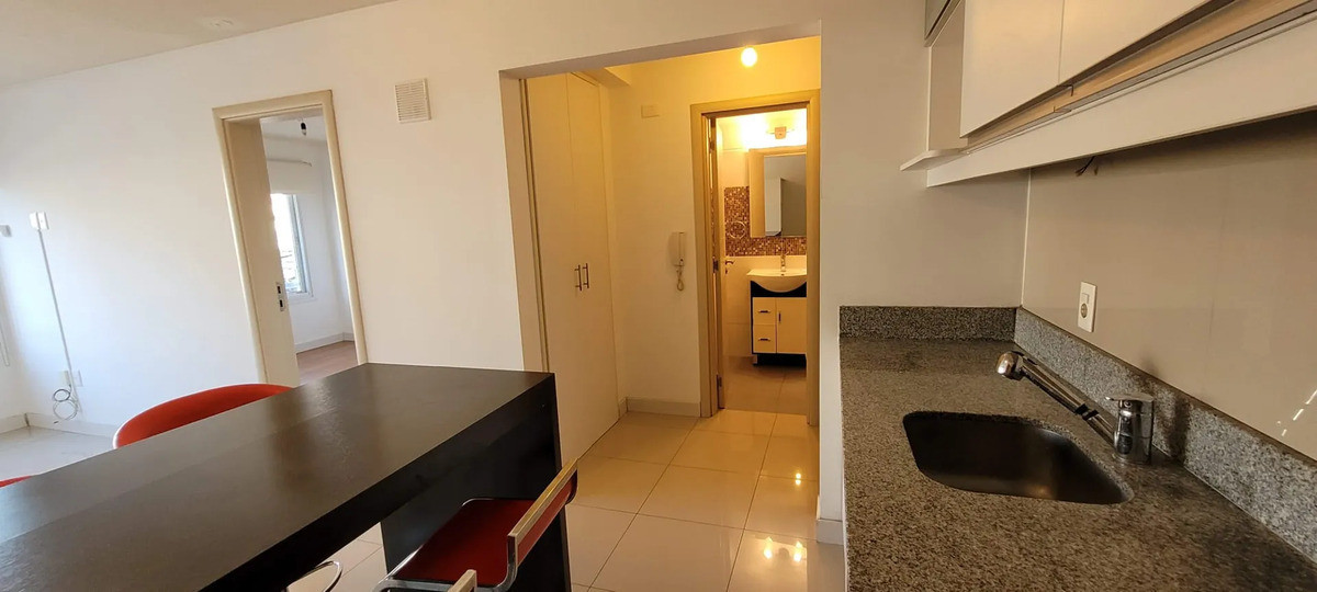 Apartamento ID.13171 - Alquiler Apartamento De 1 Dormitorio Al Frente A 2 Cuadras De La Rambla En Malvin