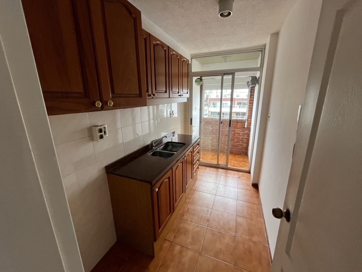 Apartamento ID.3376 - Alquiler Apartamento 2 Dormitorios Balcón En Pocitos Nuevo