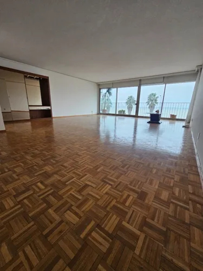 Apartamento ID.10030 - Hermoso Apartamento De 3 Dorm  Frente A La Rambla Pocitos