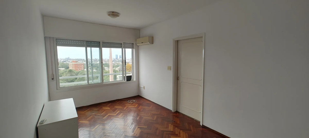 Apartamento ID.12560 - Alquiler Apartamento De 2 Dormitorios 2 Baños En Tres Cruces