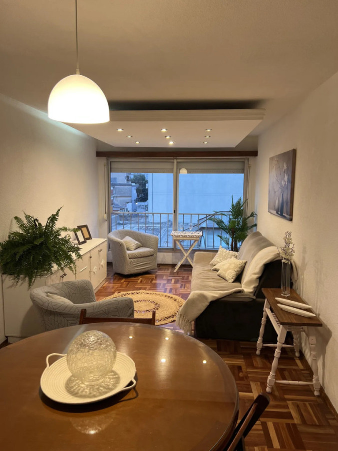 Apartamento ID.12938 - Alquiler Apartamento Semi Amoblado 3 Dormitorios 2 Baños Amplio Y Luminoso En Centro