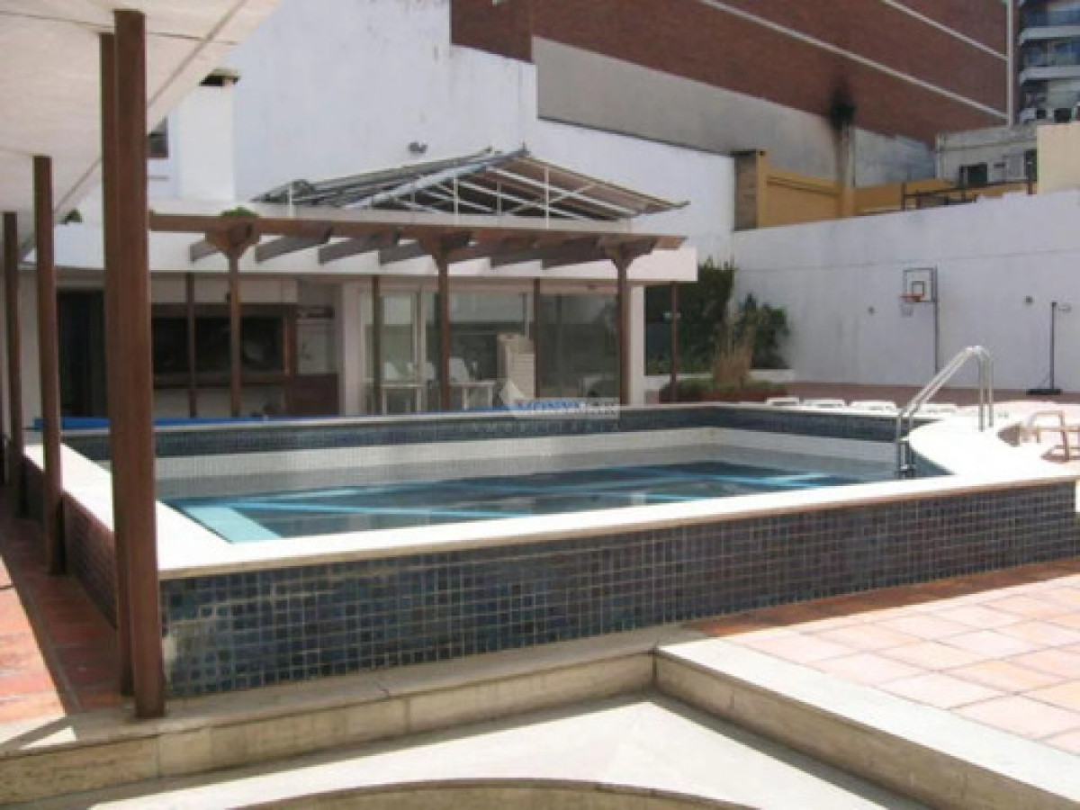 Apartamento ID.11466 - Venta Con Renta Excelente Apartamento 5 Dormitorios 4 Baños Garaje En Punta Carretas