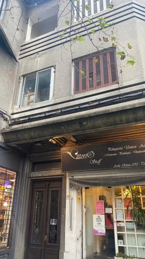 Apartamento ID.11941 - Alquiler Apto 2do Por Escalera 3 Dormitorios Cordón Sur