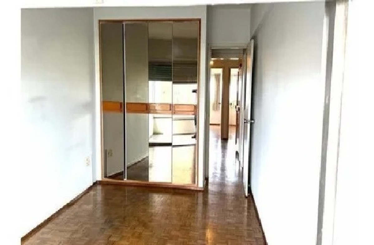 Apartamento ID.220 - Apartamento en Venta Centro 3 Dormitorios y Garaje