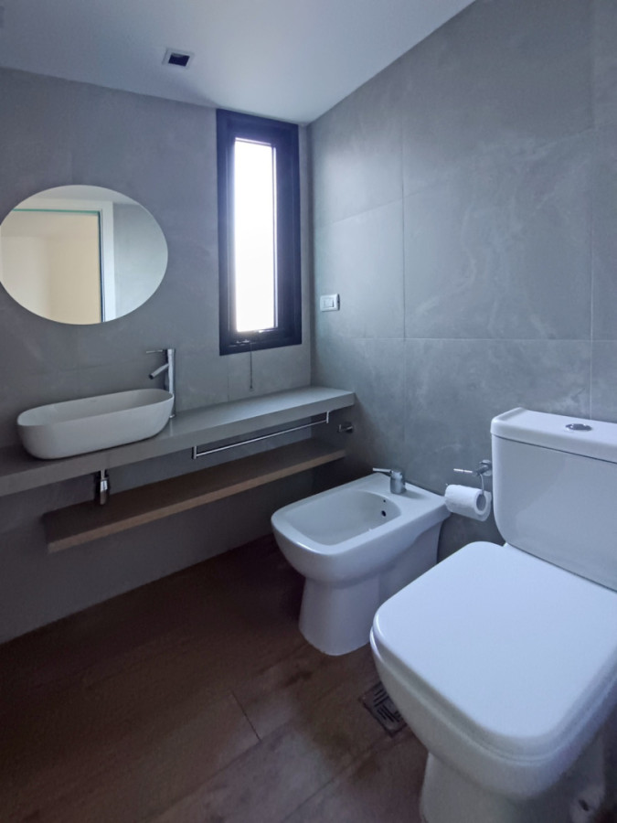 Apartamento ID.13148 - Alquiler Apartamento Nuevo De 1 Dormitorio Con Balcón Contrafrente En Centro