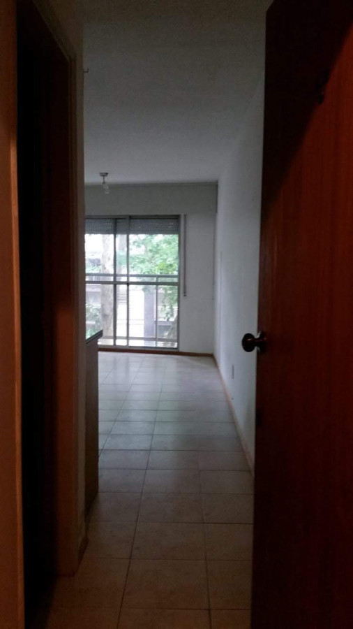 Apartamento ID.3984 - Alquiler Monoambiente Pocitos Av. Brasil Muy Luminoso