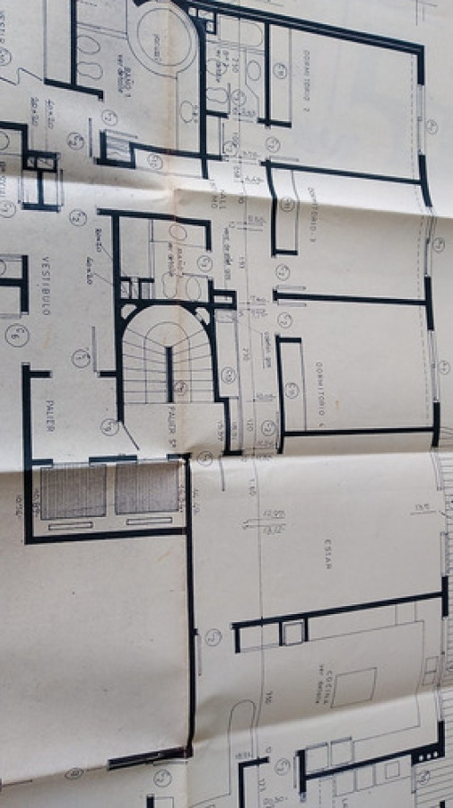 Apartamento ID.11466 - Venta Con Renta Excelente Apartamento 5 Dormitorios 4 Baños Garaje En Punta Carretas