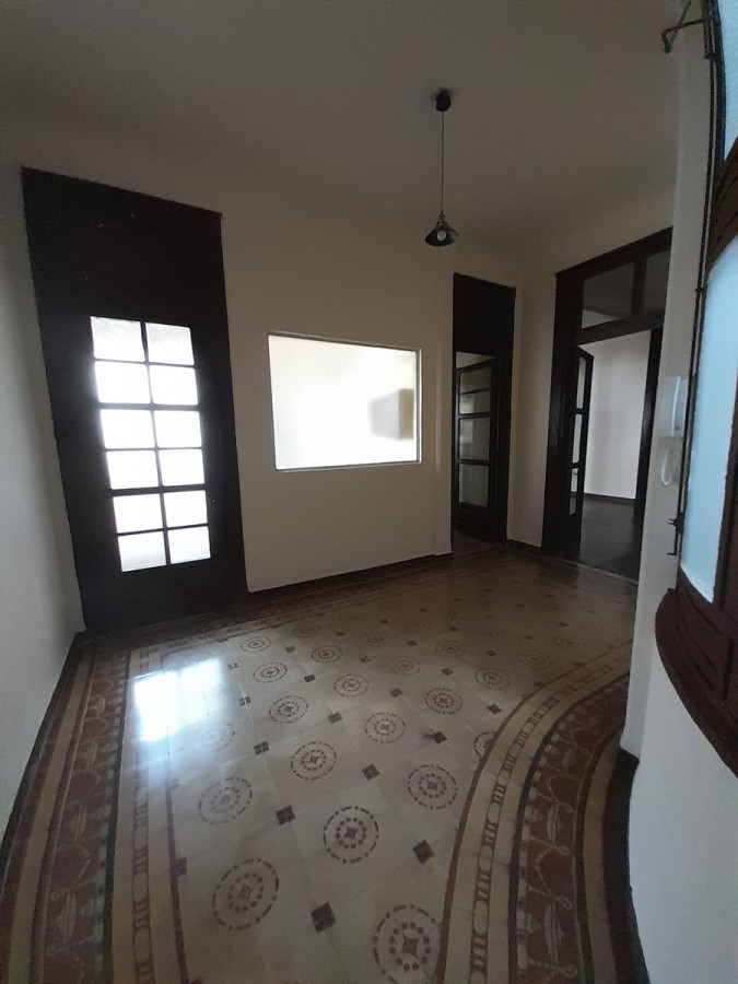 Apartamento ID.8440 - Alquiler Apartamento 5 Dormitorios En Centro