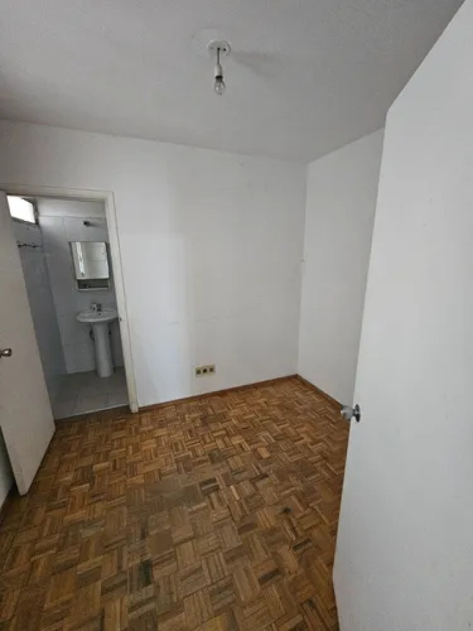 Apartamento ID.10030 - Hermoso Apartamento De 3 Dorm  Frente A La Rambla Pocitos