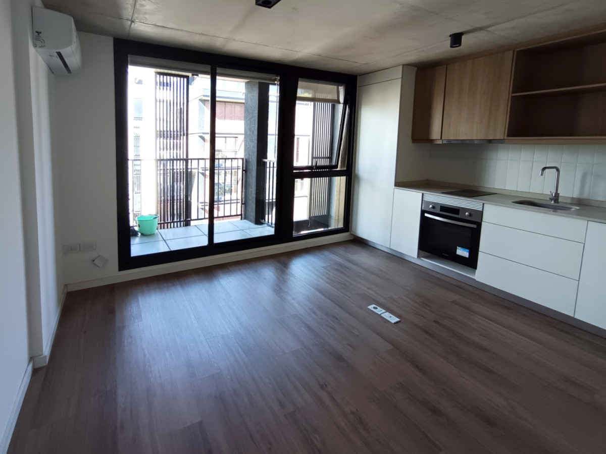 Apartamento ID.13147 - Alquiler Apartamento Nuevo De 1 Dormitorio Con Balcón Al Frente En Centro