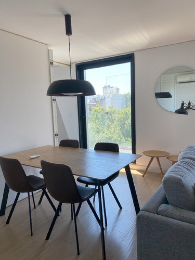 Apartamento ID.10242 - Venta Apartamento 2 Dormitorios y garaje en Centro totalmente amueblado