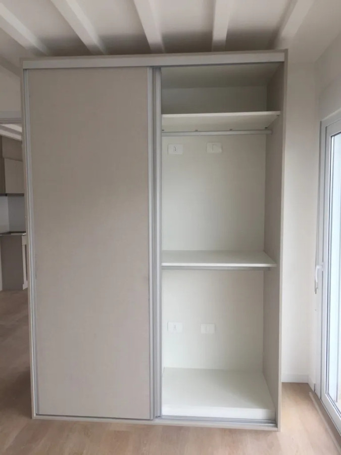 Apartamento ID.13133 - Alquiler Apartamento De 1 Dormitorio Con Terraza Balcón Cochera En Malvin