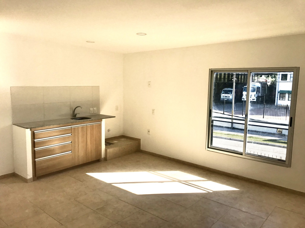 Apartamento ID.4775 - Alquiler apartamento 1 Dormitorio Cochera y Patio Malvin Norte 1 Cuadra Cmo. Carrasco