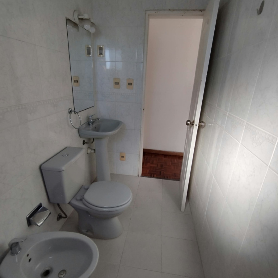 Apartamento ID.13131 - Alquiler Apartamento 1 Dormitorio En Pocitos Nuevo Casi Nuevo