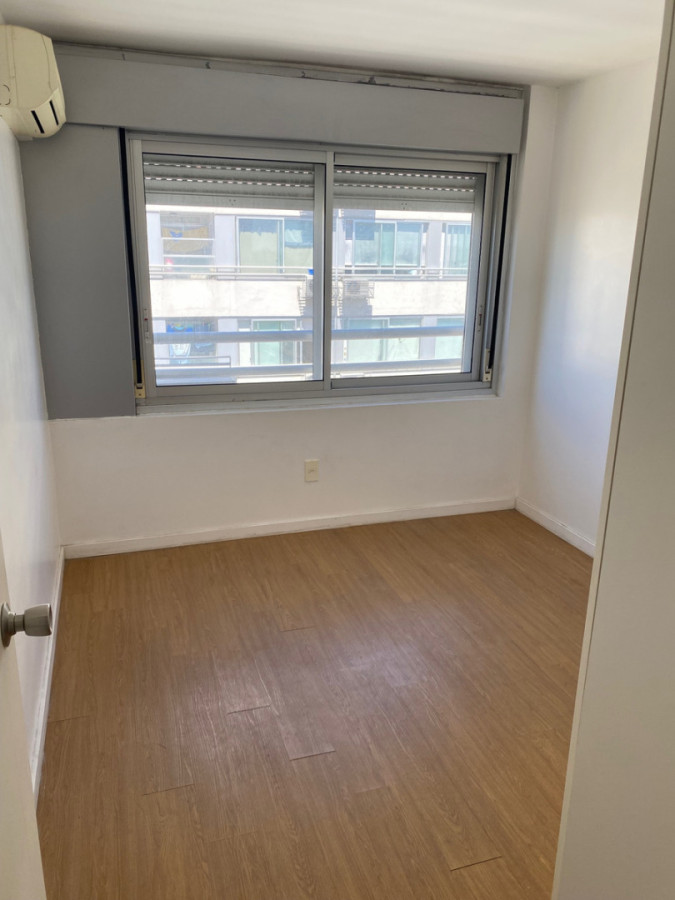 Apartamento ID.11613 - Alquiler Apartamento 2 Dorm 2 Baños Cochera Terraza Lavadero En Malvin