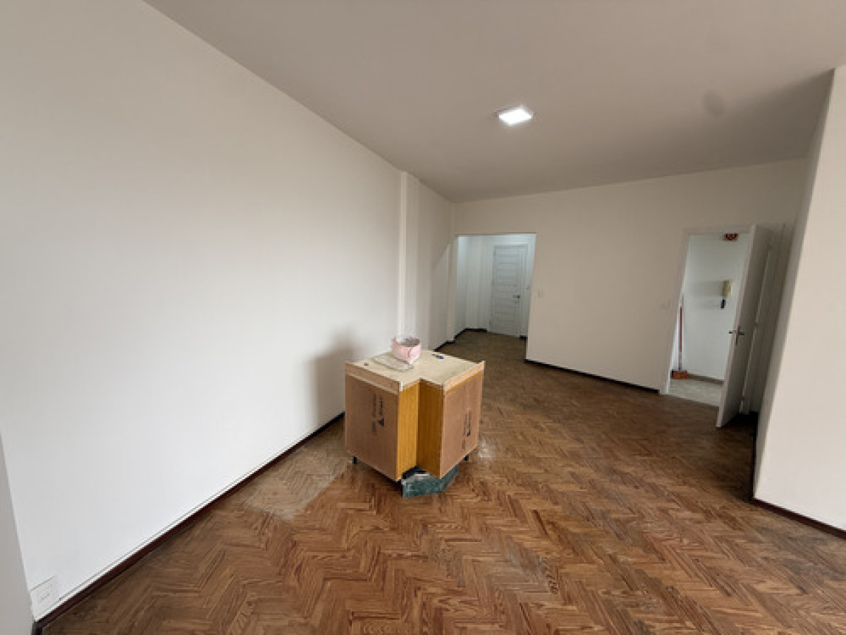 Apartamento ID.11511 - Alquiler Hermoso Apartamento 2 Dormitorios y Servicio 2 Baños, En Reducto