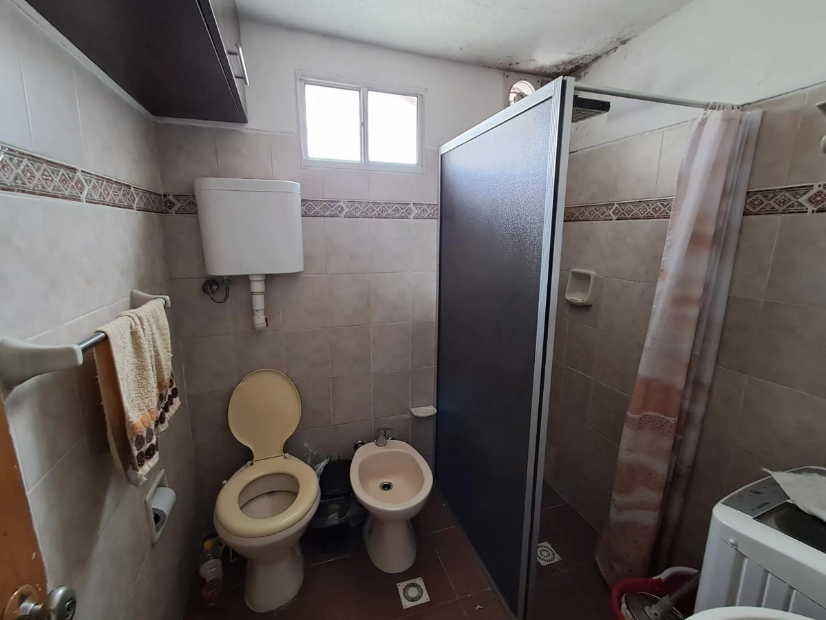 Apartamento ID.13113 - Alquiler Apartamento 2 Dormitorios Pequeño Patio Muy Luminoso Sin Gastos Comunes En Cerrito