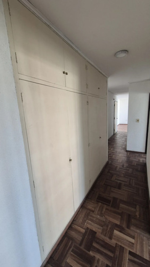 Apartamento ID.12999 - Alquiler Apartamento 3 Dormitorios Amplio Y Luminoso En Malvin