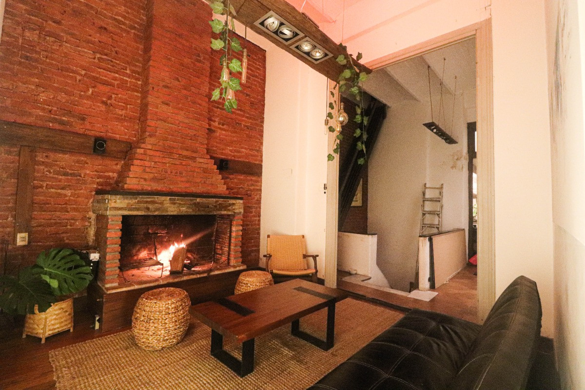 Apartamento ID.7235 - Se Vende Apartamento Tipo Casa Totalmente Independiente Y Sin Gastos Comunes Balcón Estufa A Leña, Azotea Exclusiva Con Parillero Y Lavader