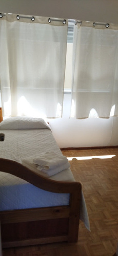 Apartamento ID.8947 - Alquiler Apartamento 2 Dormitorios Amueblado Frente Mar Punta Carretas