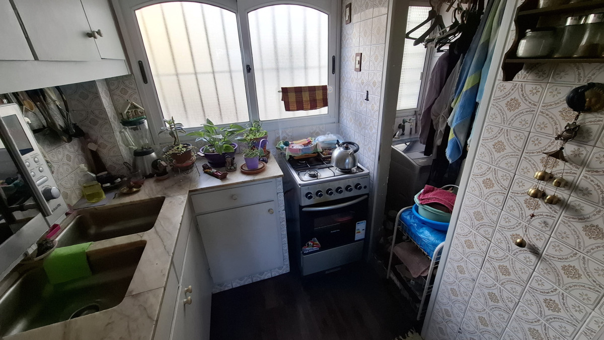 Apartamento ID.13024 - Venta Apartamento De 2 Dormitorios Al Frente Sobre Rambla República De Chile En Malvín