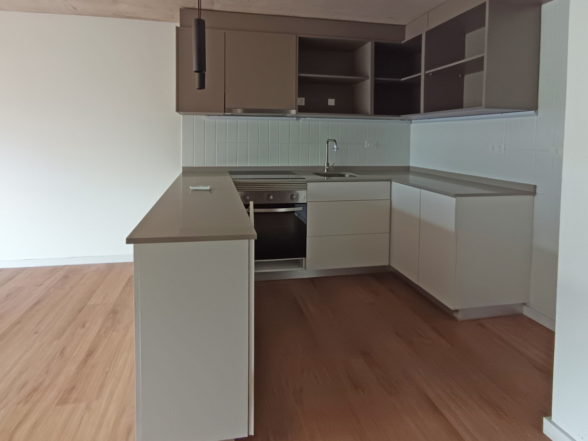 Apartamento ID.13150 - Alquiler Apartamento A Estrenar 2 Dormitorios Balcón Al Frente En Centro
