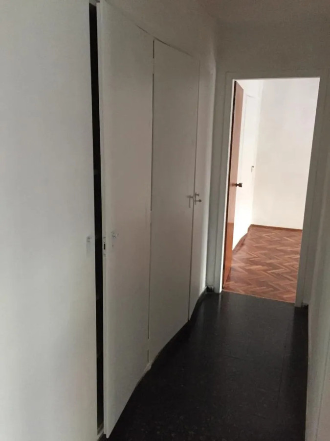 Apartamento ID.13007 - Alquiler Apartamento 3 Dormitorios Amplio Y Luminoso Sobre Rambla En Centro