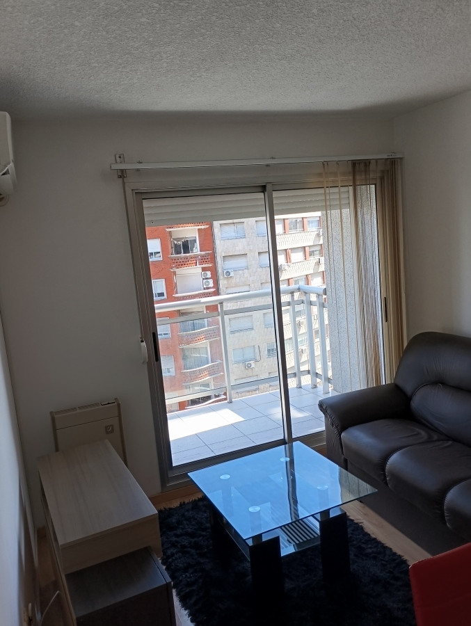 Apartamento ID.5806 - Alquiler Apartamento Tres Cruces 1 Dormitorio Amueblado
