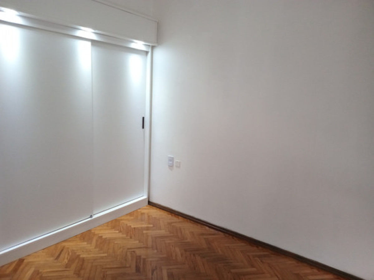 Apartamento ID.11463 - Venta De Apartamento 4 Dormitorios, 3 Baños, Garaje, Impecable,En Cordón